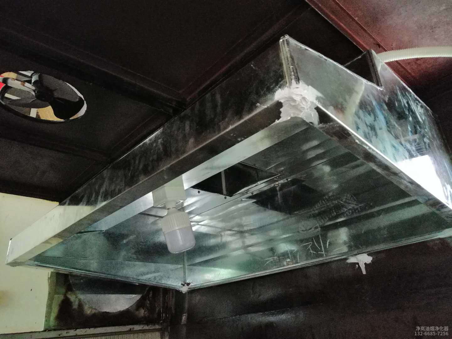 深圳宝安 ● 沙县小吃 ● 6000风量油烟净化器安装案例，购买及安装油烟净化器热线：13622327331