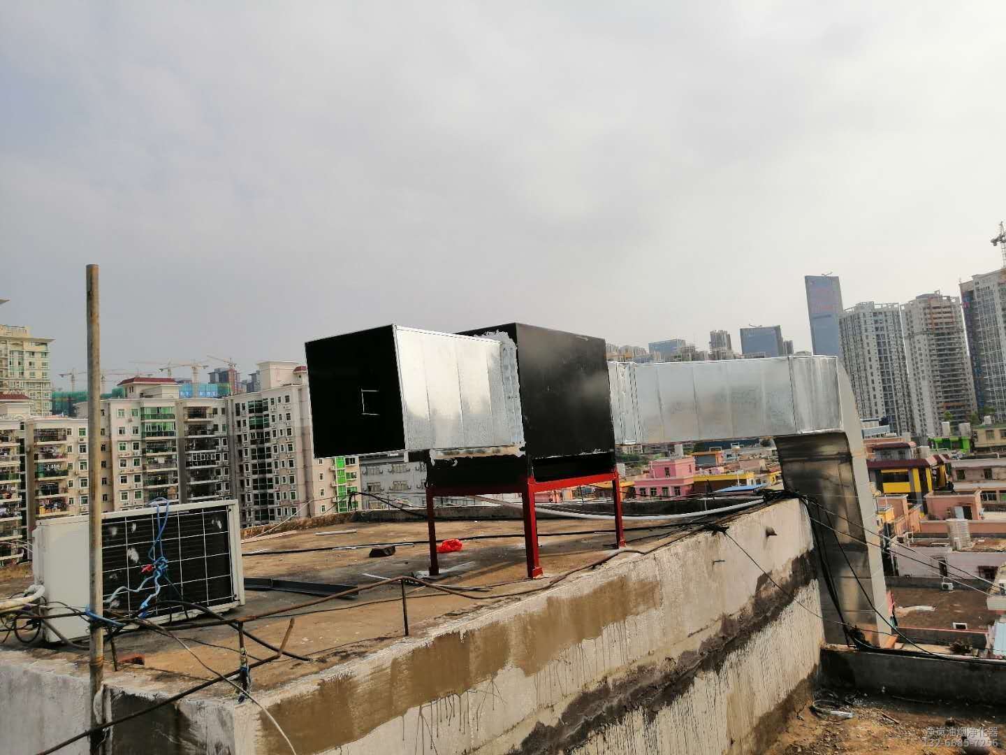 深圳龙岗 ● 好湘你湘菜馆 ● 8000风量油烟净化器安装案例，购买及安装油烟净化器热线：13622327331