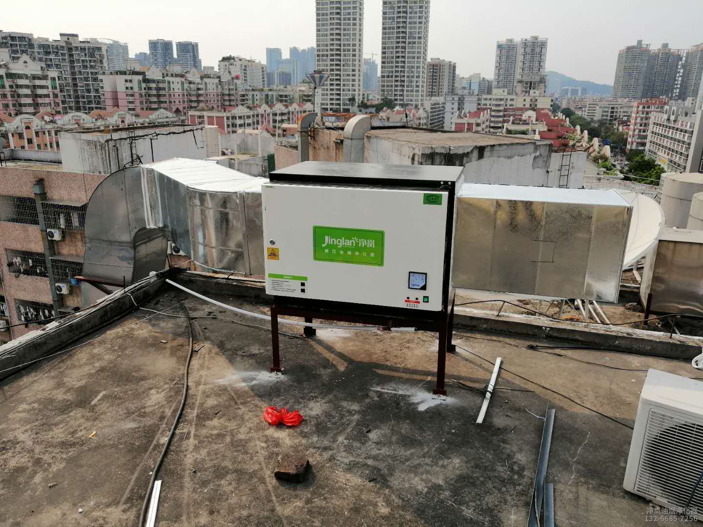 深圳龙岗 ● 好湘你湘菜馆 ● 8000风量油烟净化器安装案例，购买及安装油烟净化器热线：13622327331