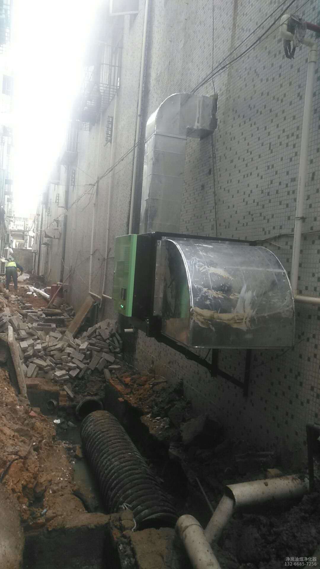 东莞 ● 龙炎火锅 ● 6000风量油烟净化器安装案例，购买及安装油烟净化器热线：13622327331