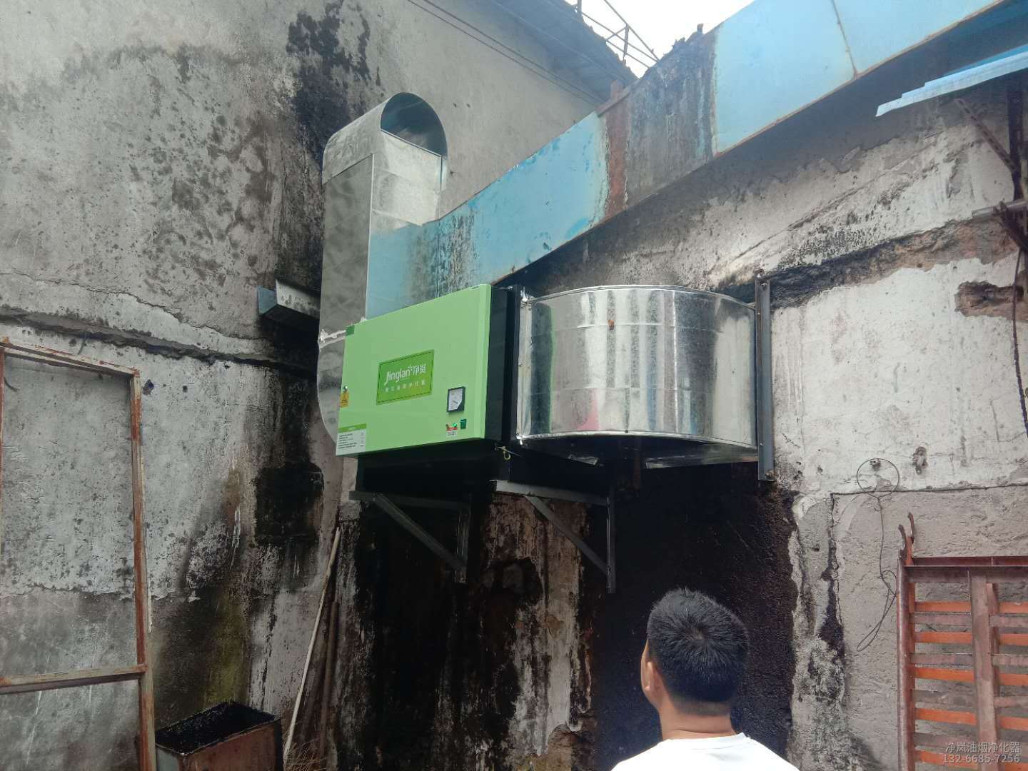 石家庄 ● 四海一家餐厅 ●6000风量油烟净化器安装案例，购买及安装油烟净化器热线：13622327331