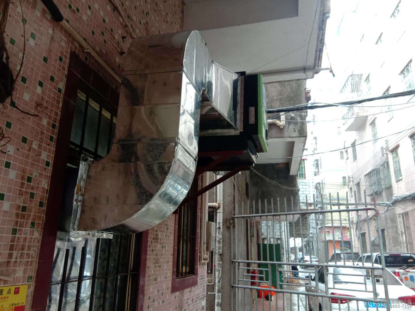 广元 ● 汉元烧烤店 ●6000风量油烟净化器安装案例，购买及安装油烟净化器热线：13622327331