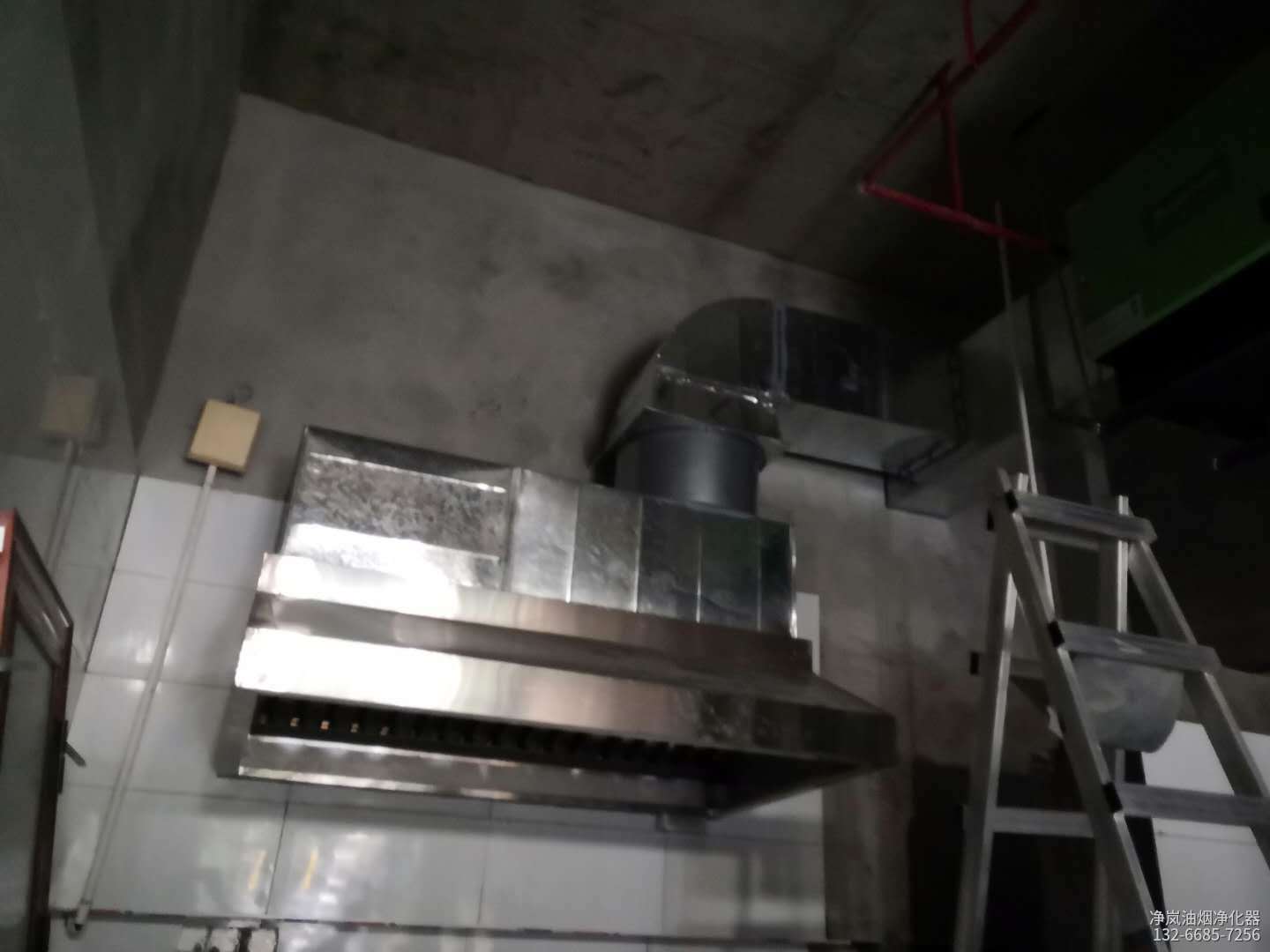 浙江金华·我爱吃烤肉店·8000风量复合式油烟净化设备安装工程
