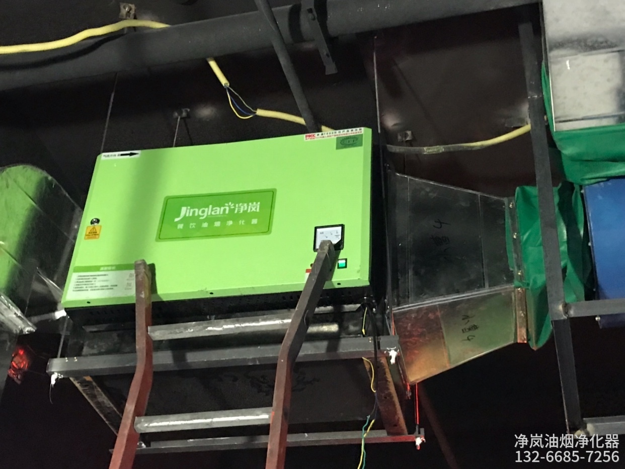 宜春市·小厨特色烧烤餐厅·10000风量油烟净化器安装案例
